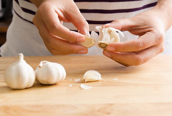 Chlebová bramborová polévka s houbami