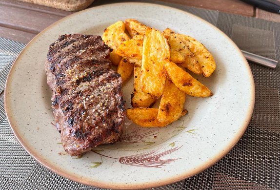 Steakové hranolky